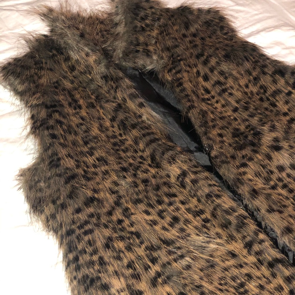 Vest - Picture 5 of 6